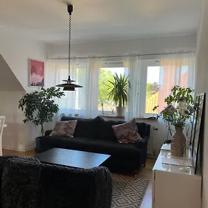 Rymlig Och Modern Laegenhet I Villa. Perfekt Foer Familjer. Med Parkering. Apartment Malmö