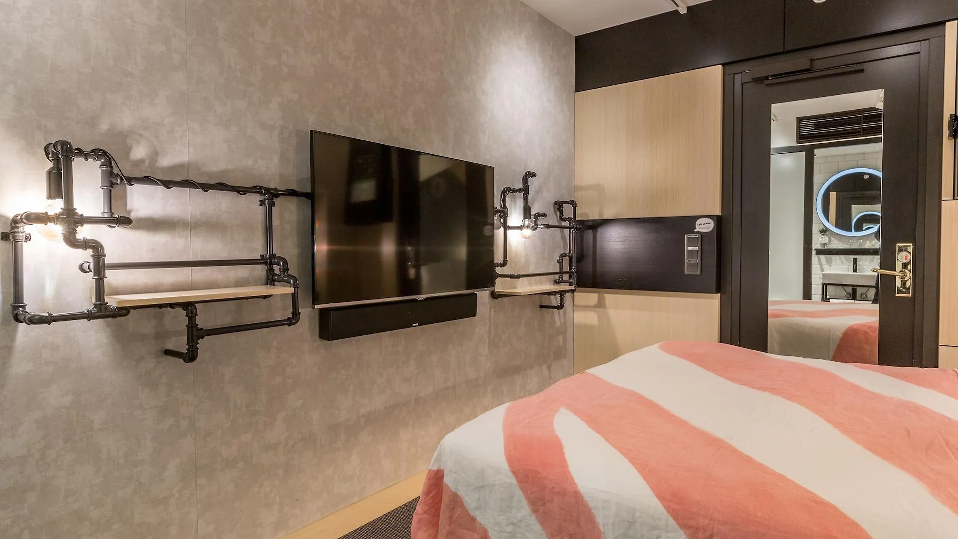 Hotel With Urban Deli Stockholm
