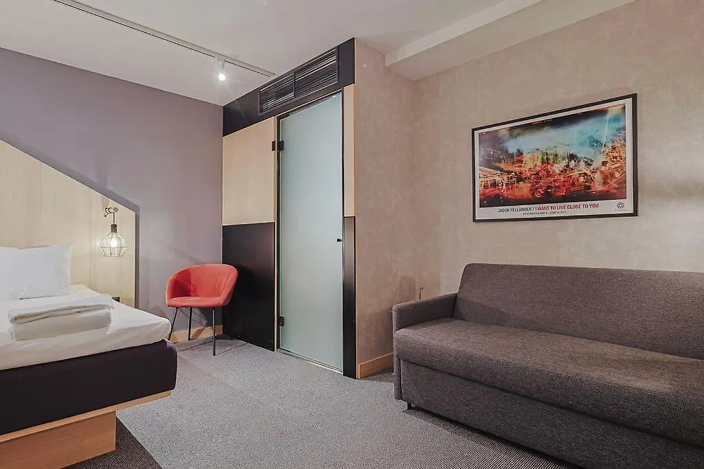 Hotel With Urban Deli Stockholm 4*,
