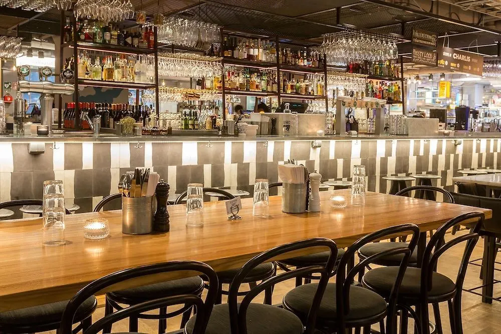 Hotel With Urban Deli Stockholm 4*,